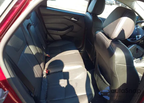 2013 Ford Focus Se z USA, uszkodzony, nr VIN 1FADP3F21DL380855